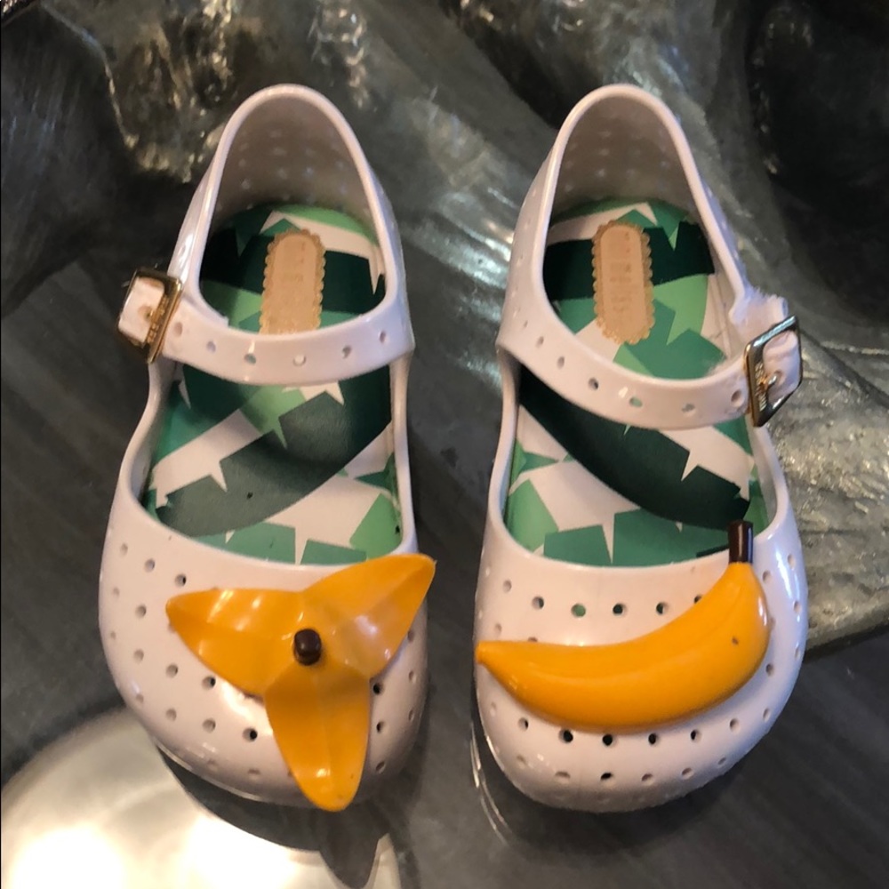 Mini Melissa toddler size 7